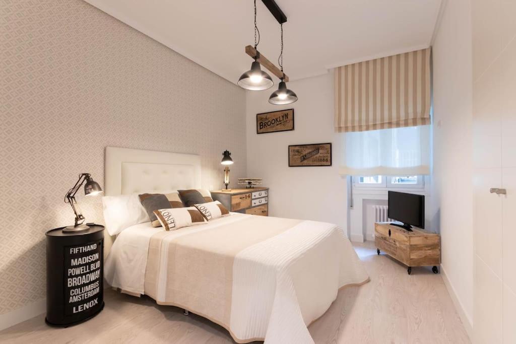 Apartamento Luxury Centro Bilbao Garaje Buitenkant foto